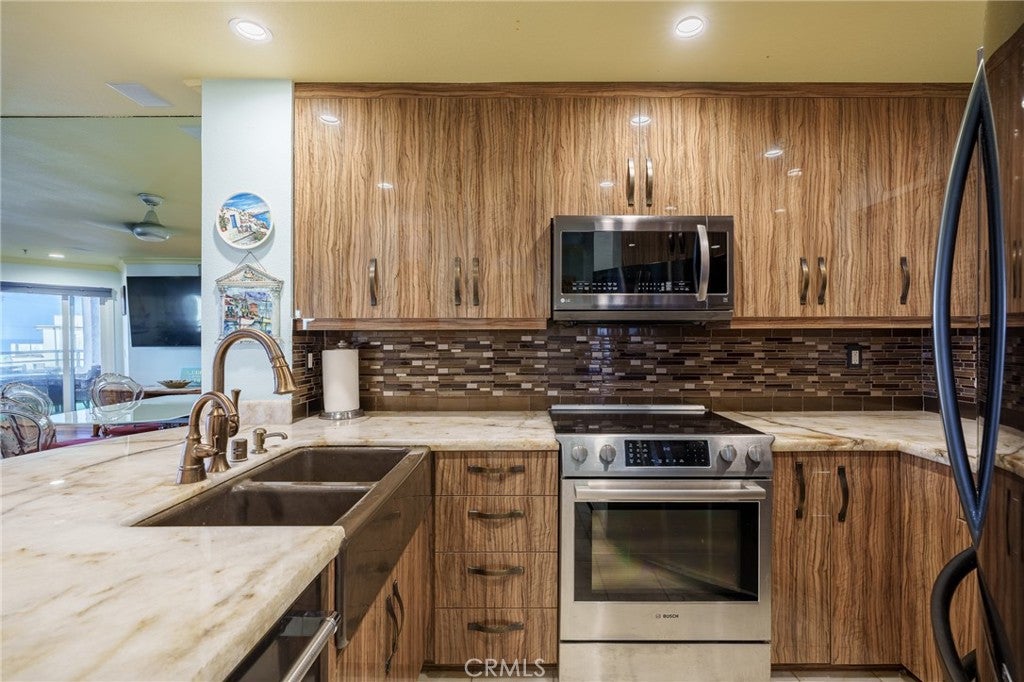 1200 Pacific Coast Hwy #209 HWY, Huntington Beach CA 92648