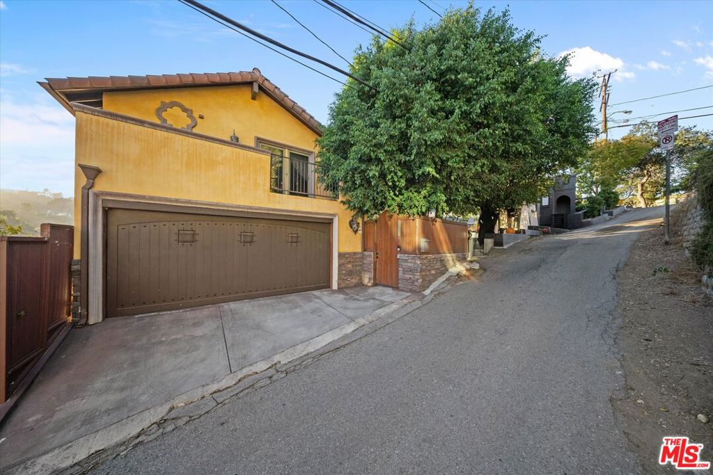 7223 Sycamore Trail