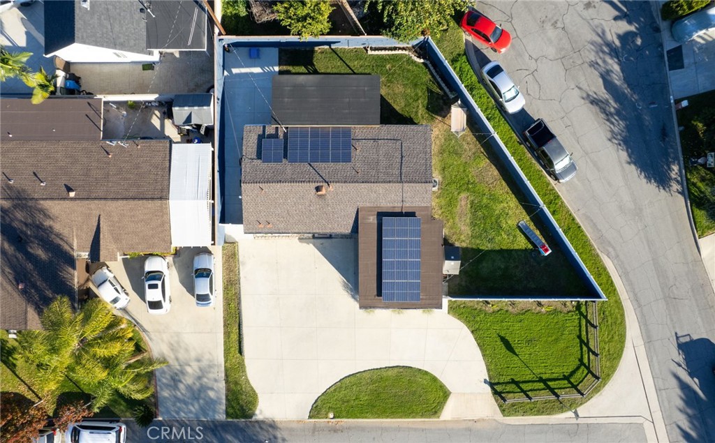 1326 N Viceroy Avenue