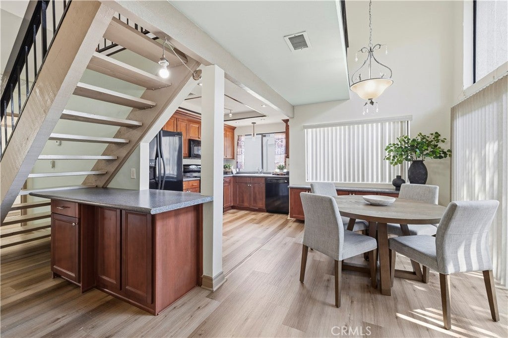 18433 Hatteras 507