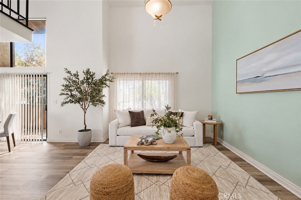 Photo of 18433 Hatteras ST #507, Tarzana, CA 91356 (MLS # SR26208362)
