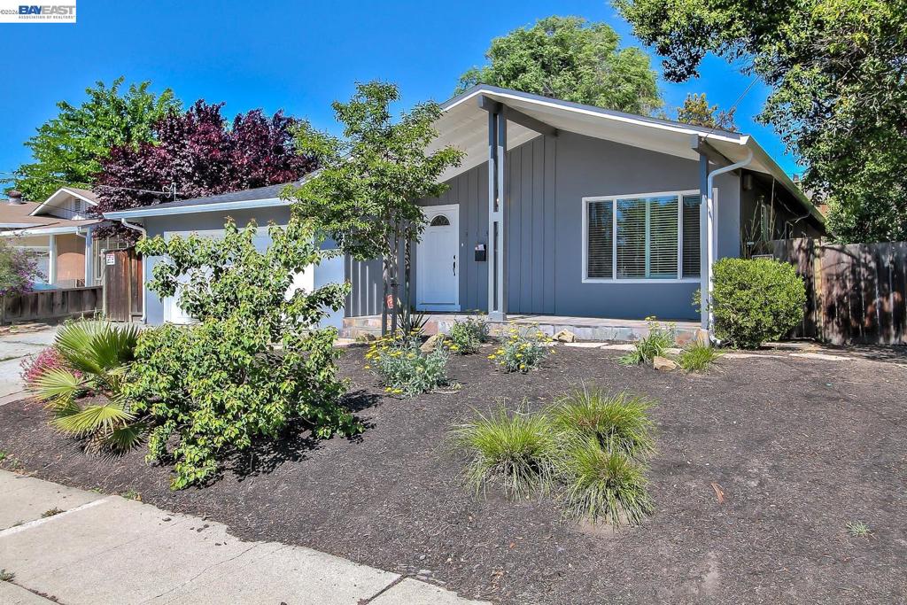 3136 Claudia Dr