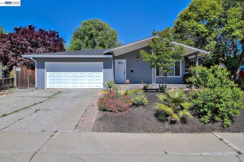 Photo of 3136 Claudia Dr, Concord, CA 94519 (MLS # 41151960)