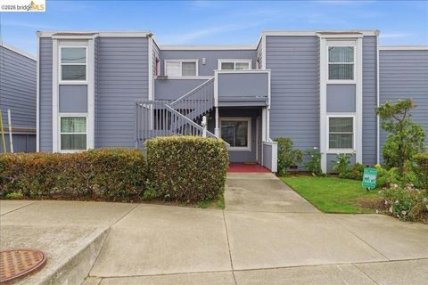 Photo of 44 Oak AVE Ave # 6, South San Francisco, CA 94080 (MLS # 41127822)