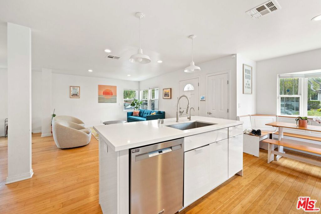 Properties 4 2348 29th Street