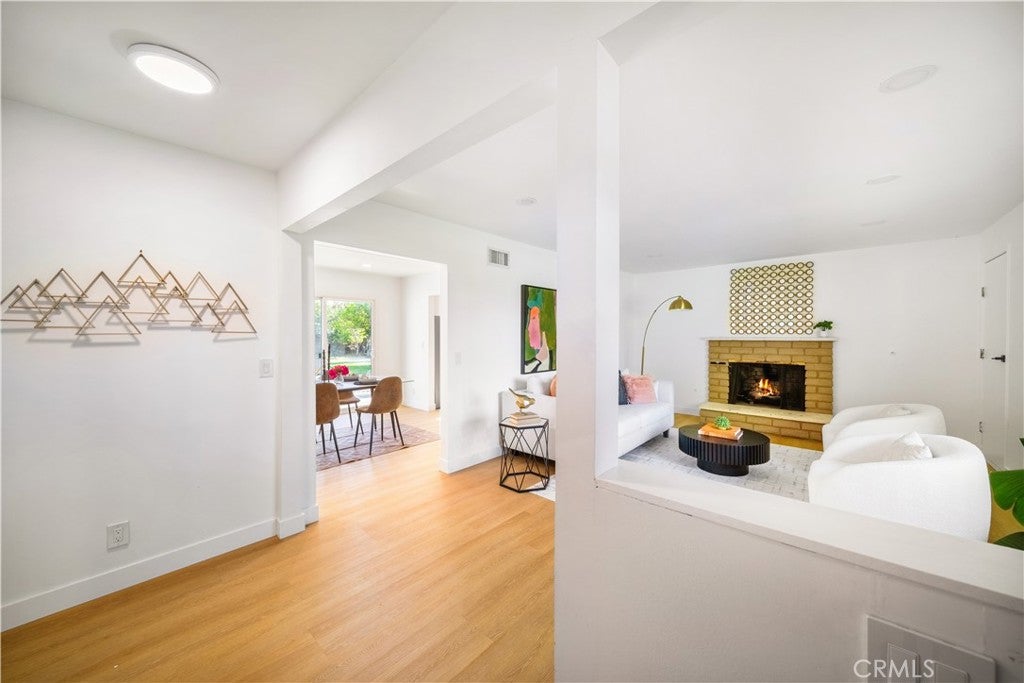3357 W Olinda