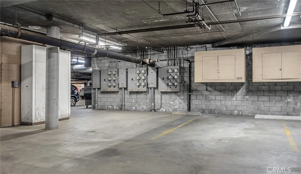 Glendale, California 91202, United States, 2 Bedrooms Bedrooms, ,2 BathroomsBathrooms,Residential,Active,209822