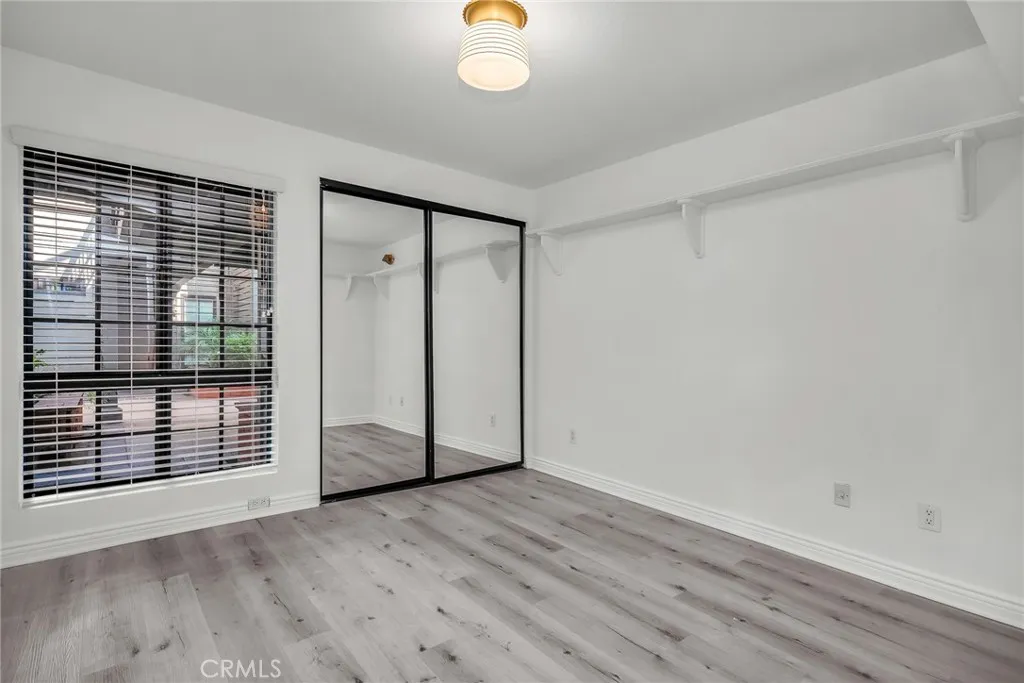 Glendale, California 91202, United States, 2 Bedrooms Bedrooms, ,2 BathroomsBathrooms,Residential,Active,209822