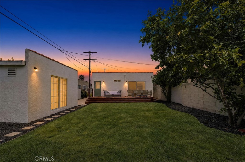 2912 W 30th