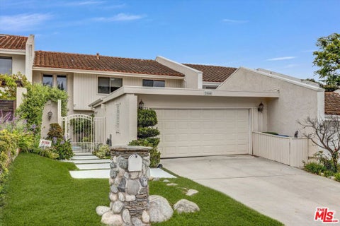 Photo of 2544 Angelo Drive, Los Angeles, CA 90077 (MLS # 26856047)