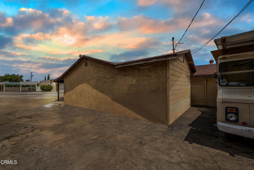 550 N Ventura Avenue