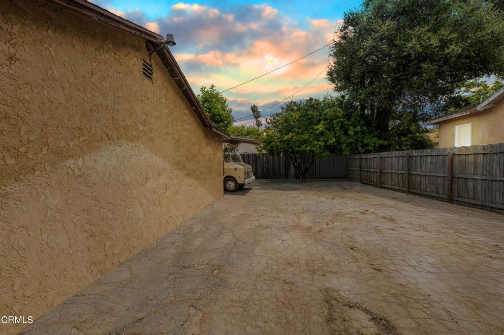 550 N Ventura Avenue