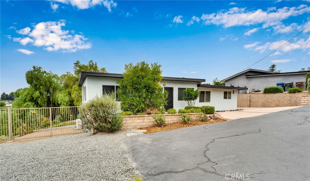559 Slope Drive