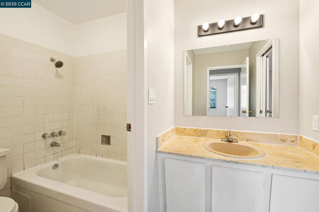 DEL RIO CONDOS - Residential