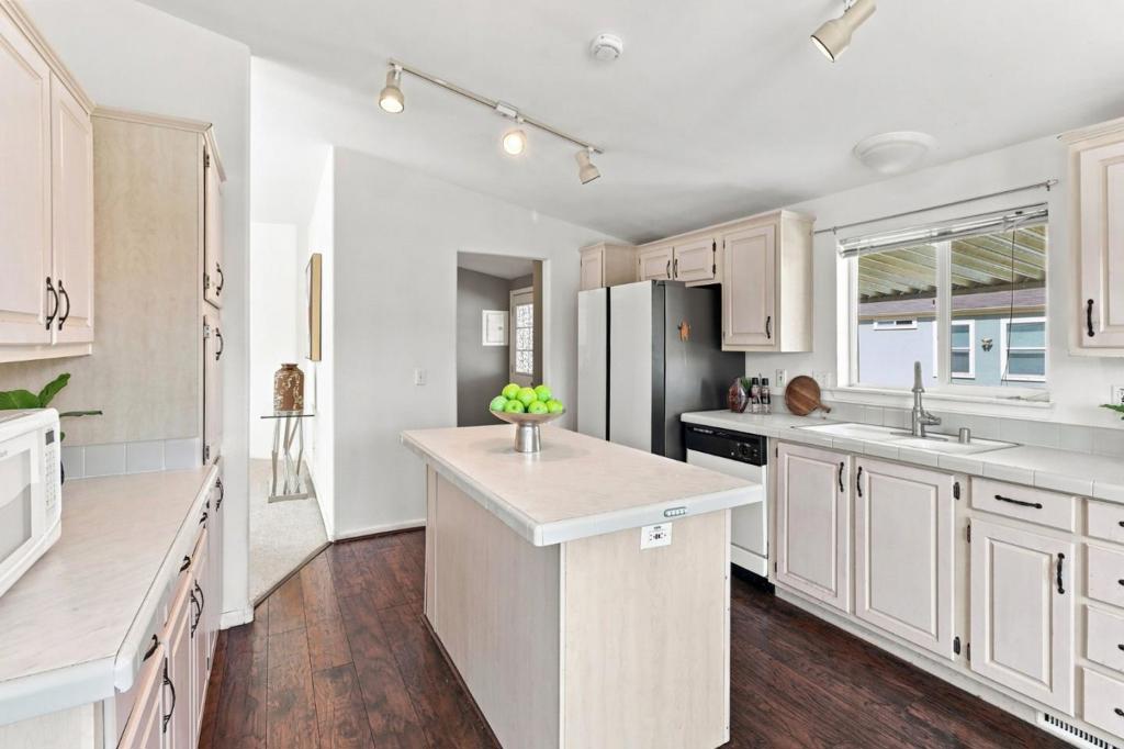 1111 Morse Avenue 149