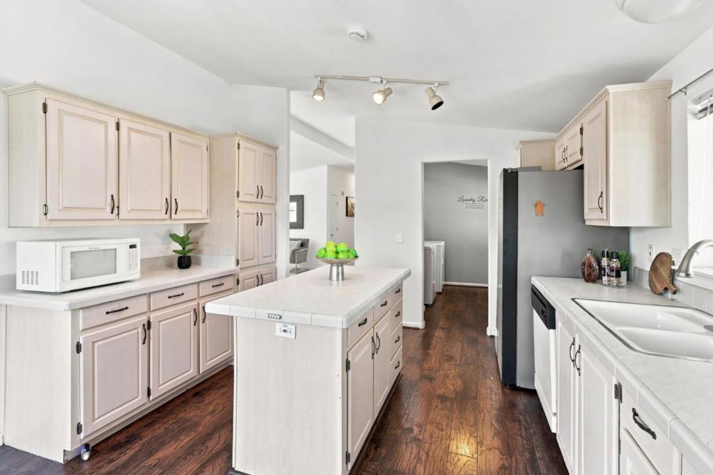 1111 Morse Avenue 149