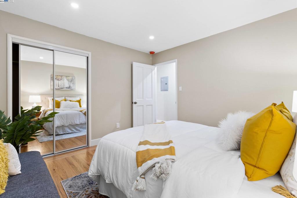 RICHMOND HEIGHTS - Residential