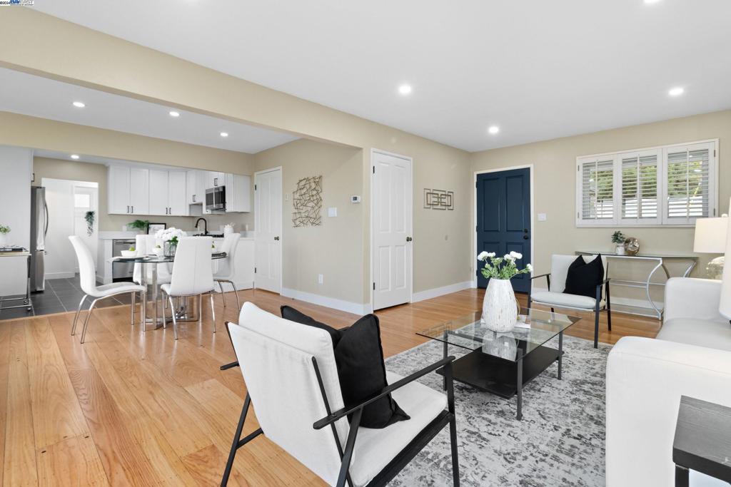 RICHMOND HEIGHTS - Residential