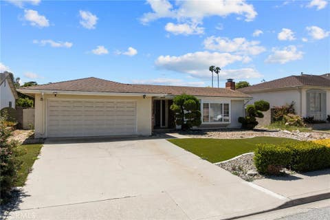 Tiny photo for 620 Janetwood Dr Dr, Oxnard, CA 93030 (MLS # OC26093475)
