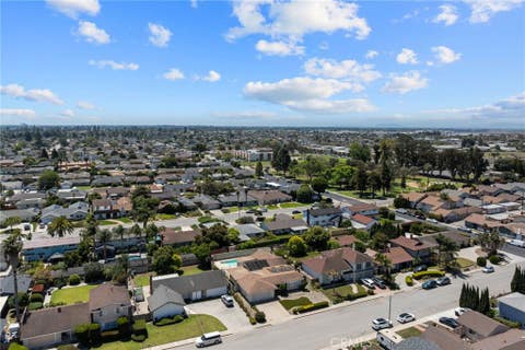 Tiny photo for 620 Janetwood Dr Dr, Oxnard, CA 93030 (MLS # OC26093475)
