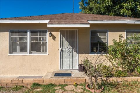 Photo of 459 N Taylor St, Hemet, CA 92543 (MLS # CV25248032) Photo of 459 N Taylor St, Hemet, CA 92543 (MLS # CV25248032)