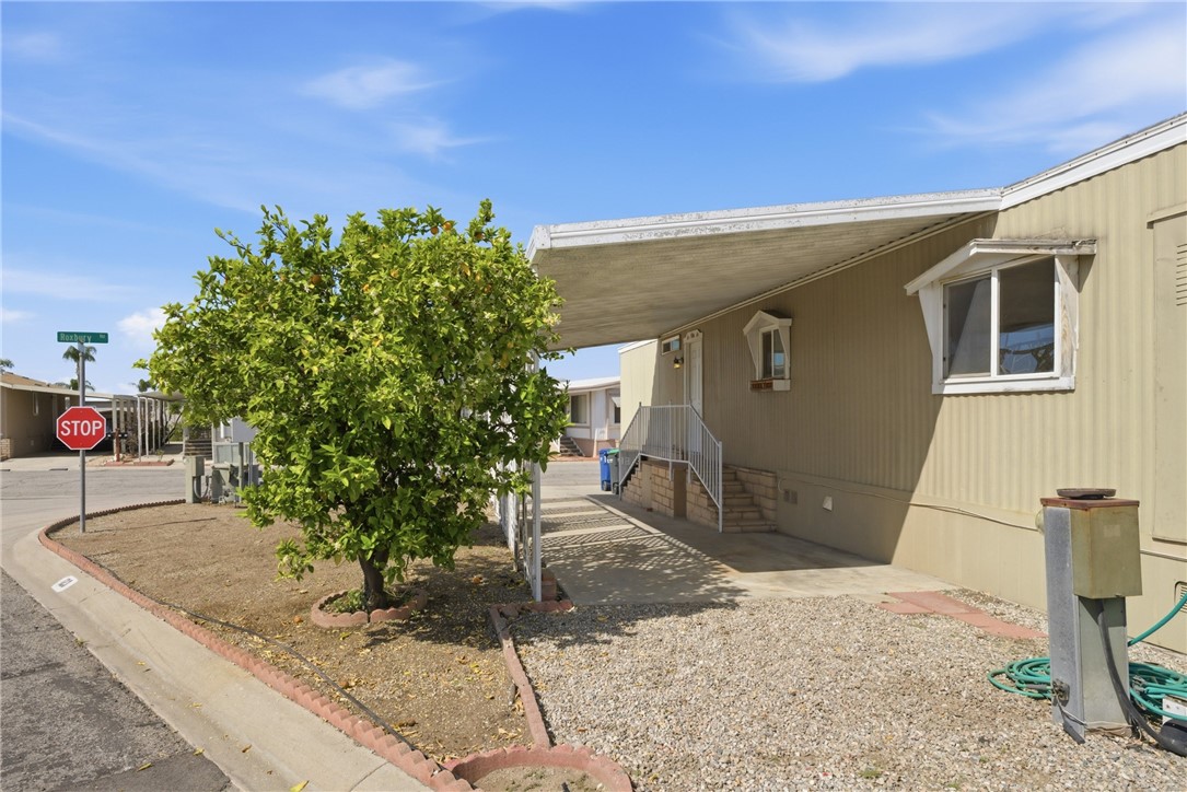 24414 University Ave 123