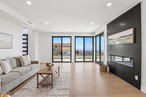 Tiny photo for 5527 Kamet Court, Ventura, CA 93003 (MLS # V1-36946)