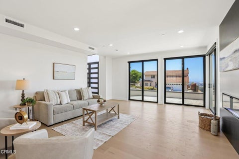 Tiny photo for 5527 Kamet Court, Ventura, CA 93003 (MLS # V1-36946)