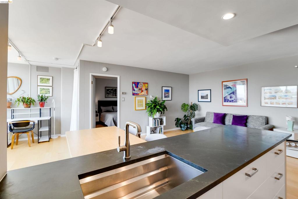 2550 Dana St 5F