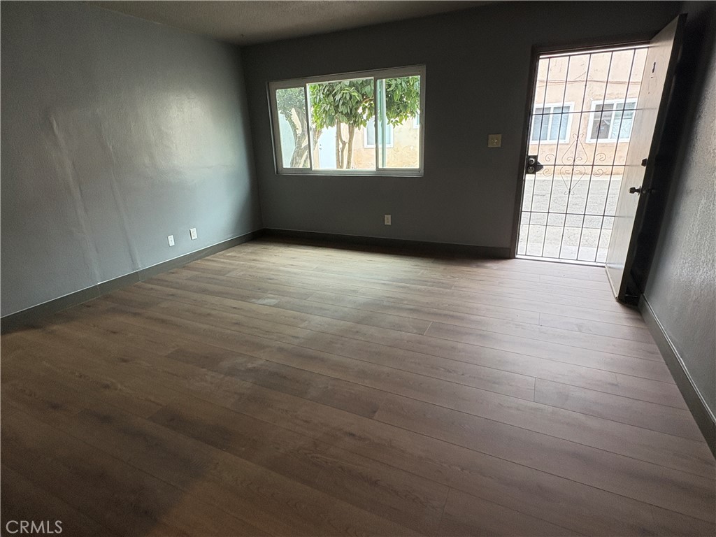 1905 W Myrtle Street 3