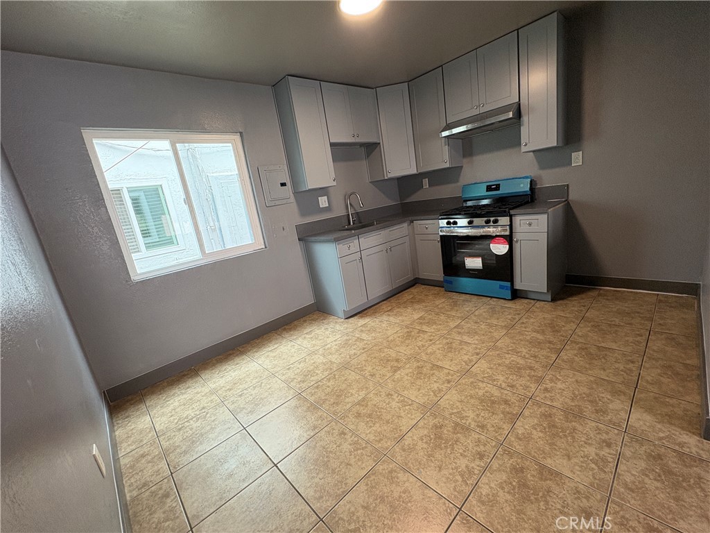 1905 W Myrtle Street 3