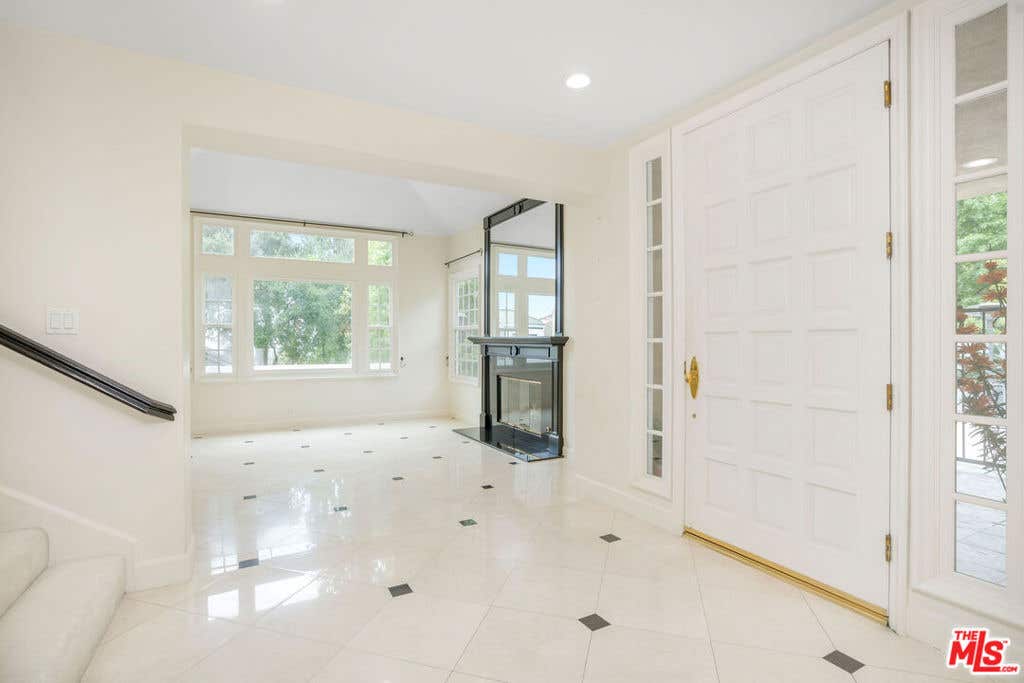 Photo of 11829 Henley Lane, Los Angeles, CA 90077 (MLS # 26827873)