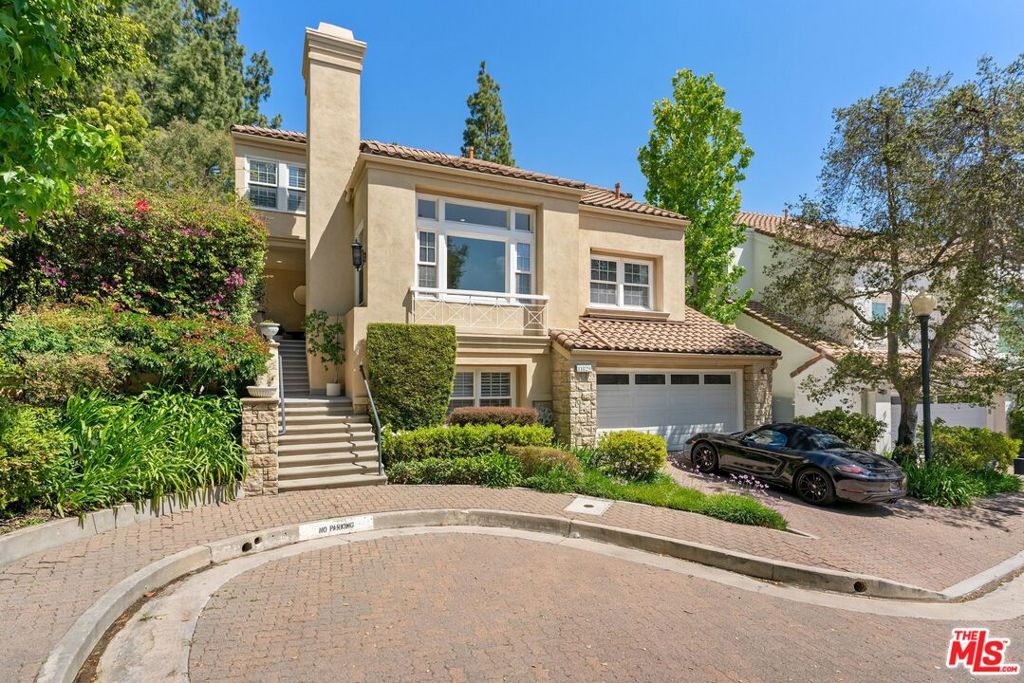 Photo of 11829 Henley Lane, Los Angeles, CA 90077 (MLS # 26827873)