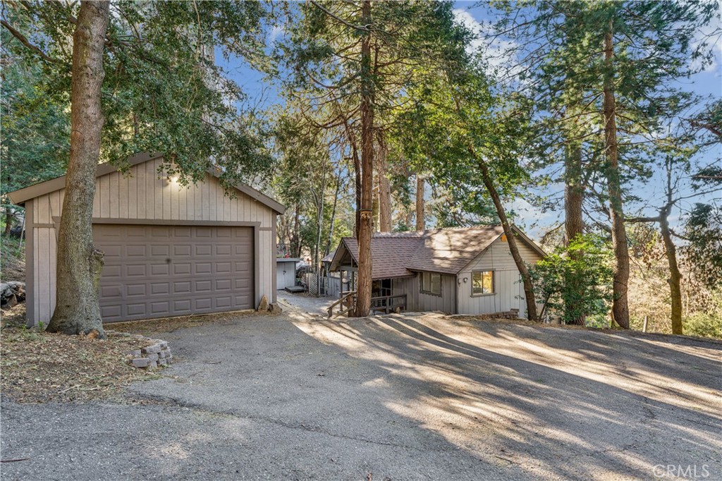21621 Sawpit Canyon