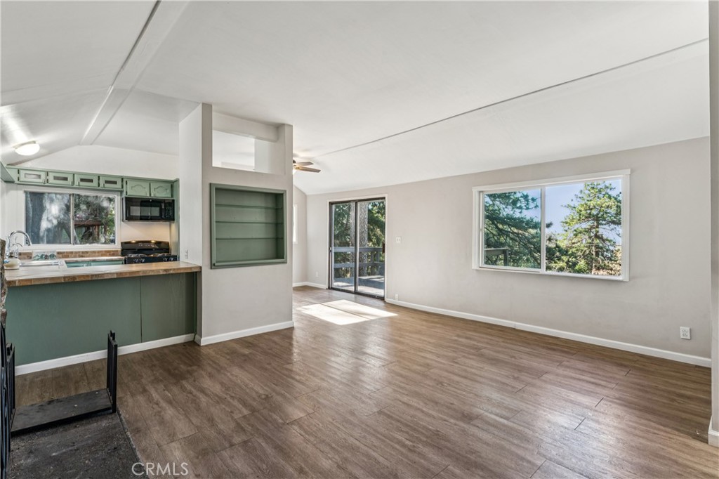 21621 Sawpit Canyon