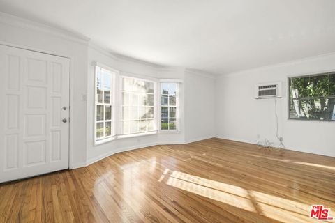 Photo of 5324 Vantage Avenue #2, Valley Village, CA 91607 (MLS # 26664461)