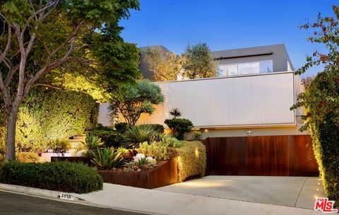 Photo of 2818 Wigtown Road, Los Angeles, CA 90064 (MLS # 26829811)