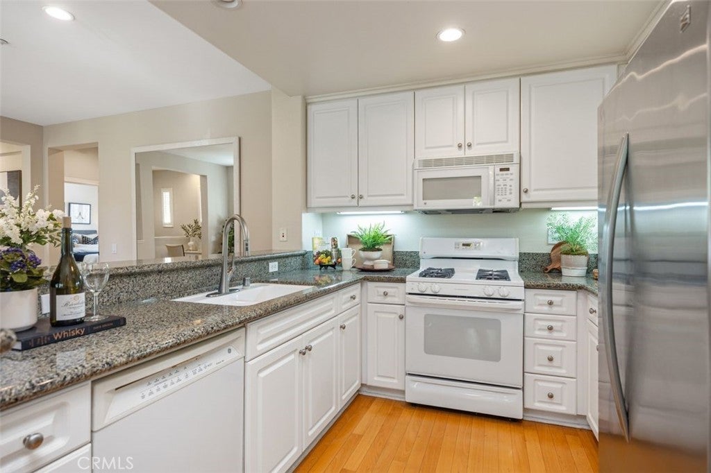 33 Flowerbud, Irvine CA 92603 - Photo 11
