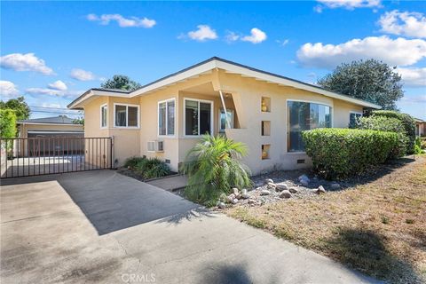 Photo of 951 W Princeton St, Ontario, CA 91762 (MLS # SR26094272)
