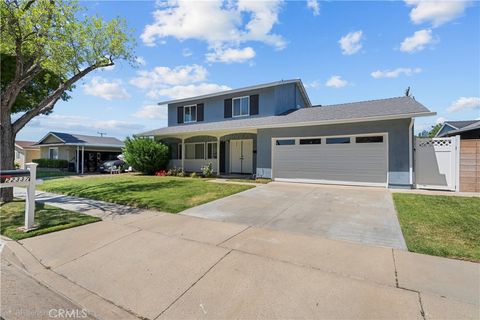 Photo of 22337 Los Tigres Drive, Saugus, CA 91350 (MLS # SR26075947)