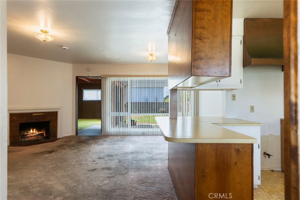 1952 W 153rd St