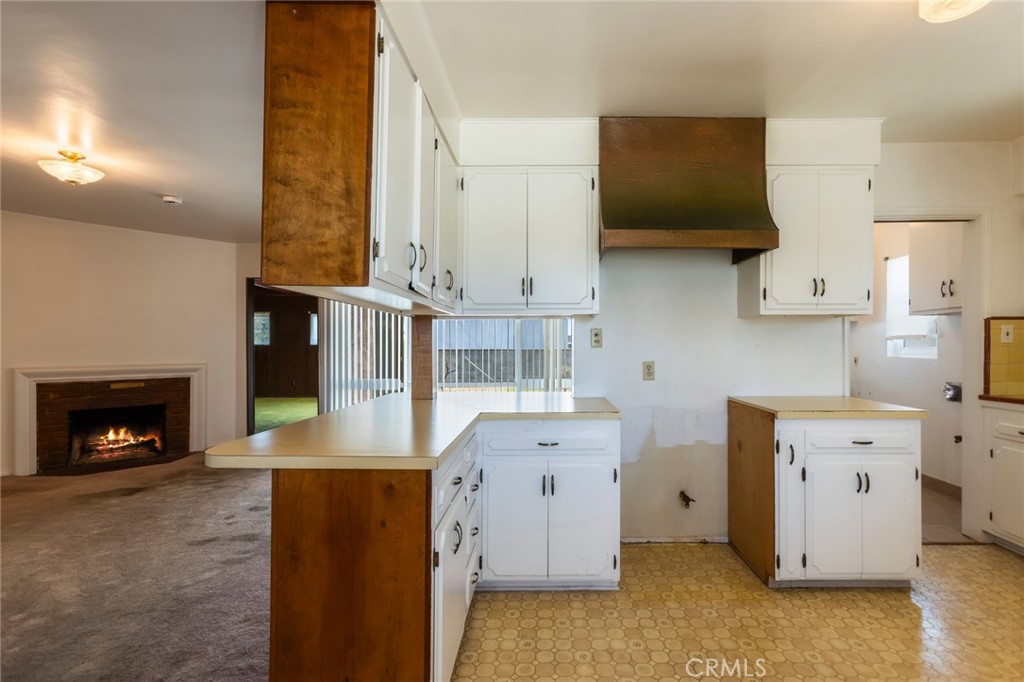1952 W 153rd St