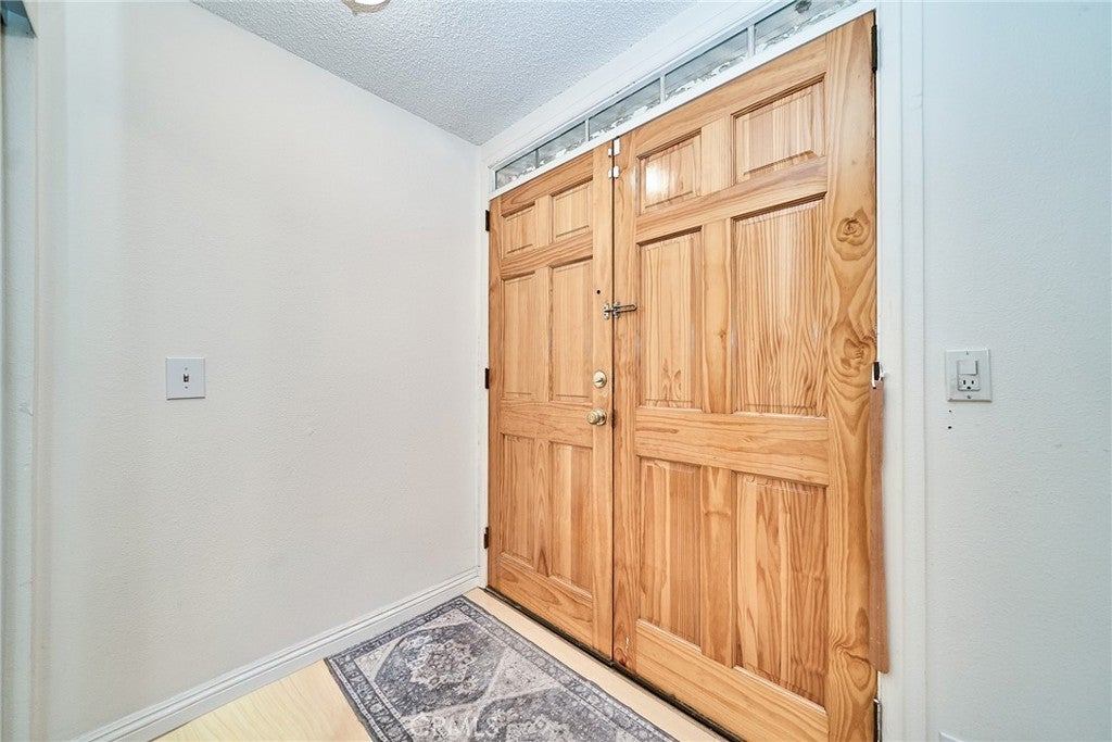 Properties 4 19116 E Elberland St