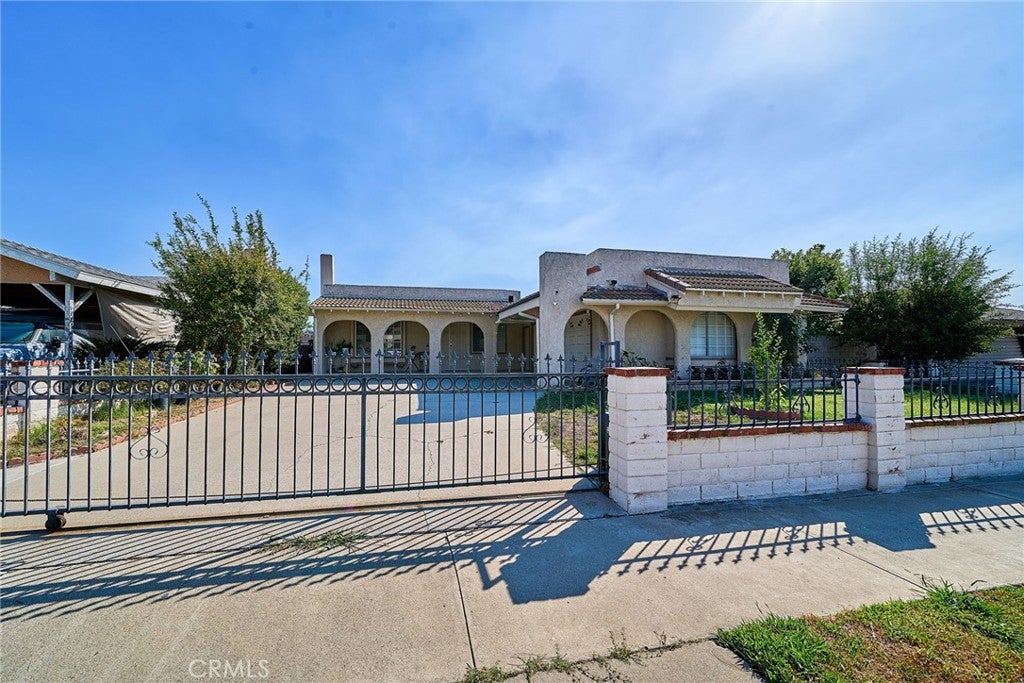 Properties 3 19116 E Elberland St