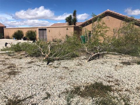 Photo of 16716 Hacienda Avenue, California City, CA 93505 (MLS # DW26109351)