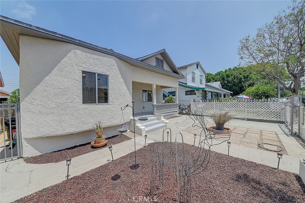 811 E 42nd PL, Los Angeles CA 90011