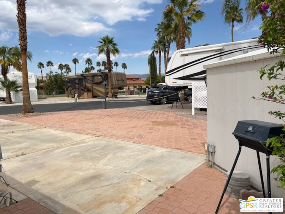 Desert Shadows Rv Re - Residential Lease