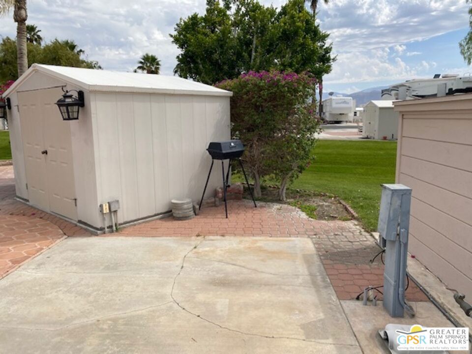 Desert Shadows Rv Re - Residential Lease