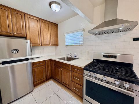 Photo of 1641 Towne Avenue N #B, Claremont, CA 91711 (MLS # CV26075519)