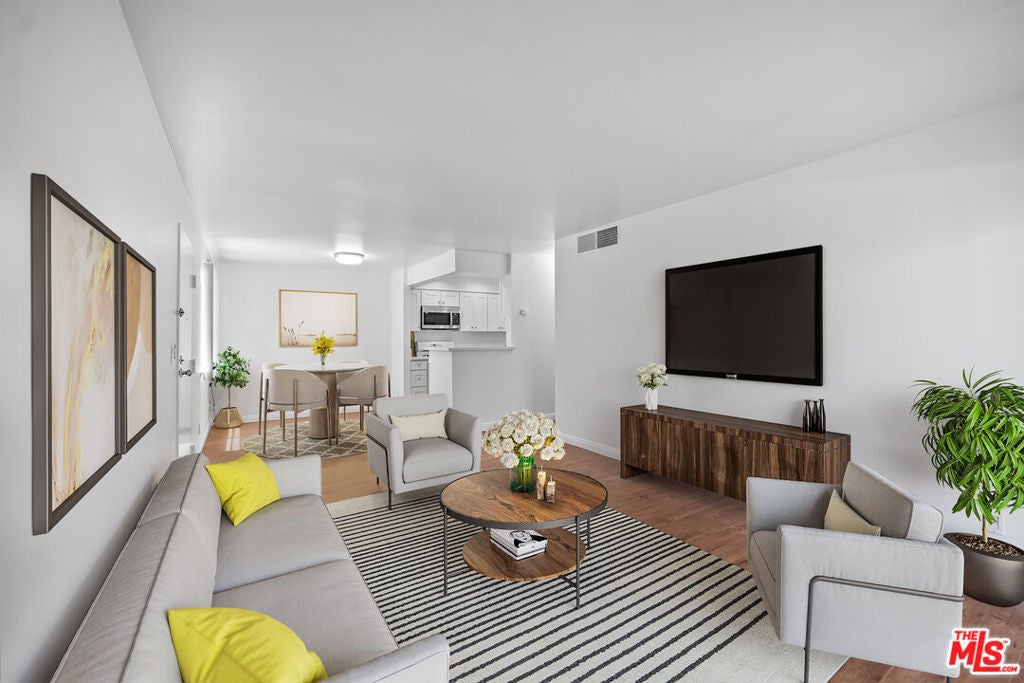 1425 W 12th Street